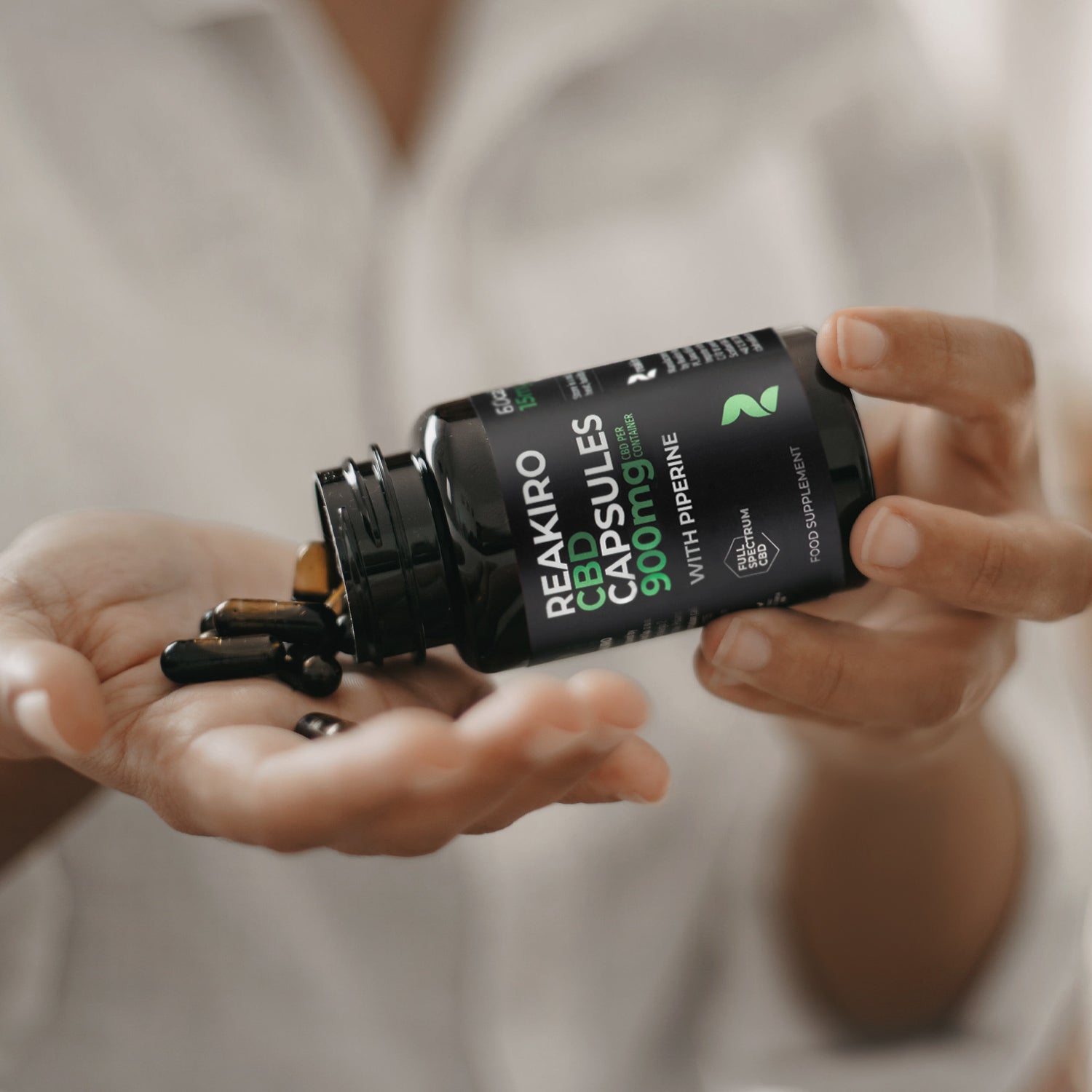 To make the most of your Hemp CBD Vegan Capsules with Piperine and ensure enhanced absorption, follow these simple steps for useVegan Hemp CBD Capsules with Piperine 900mg  in use